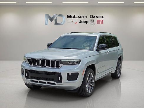 New 2025 Jeep Grand Cherokee L Overland w/ Rear Seat Video Group I AWD/4WD image 2