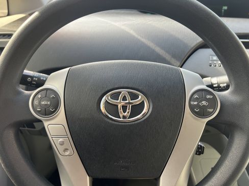 Used 2013 Toyota Prius Two image 18