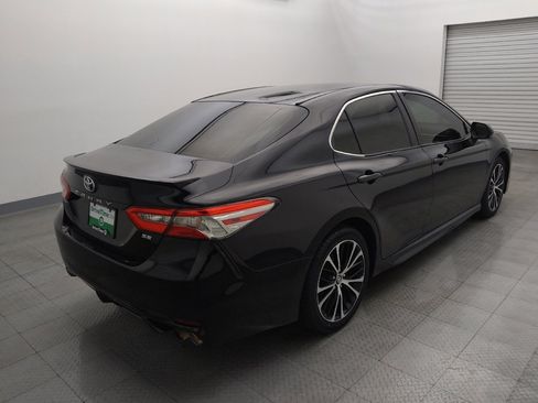 Used 2018 Toyota Camry SE image 9