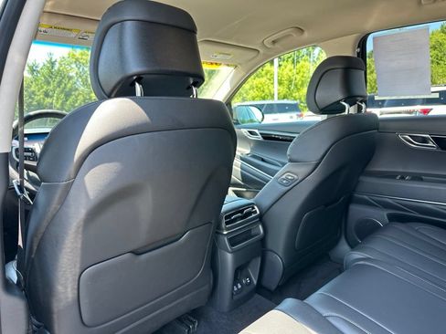 Used 2025 Genesis GV80 2.5T Standard AWD/4WD image 37