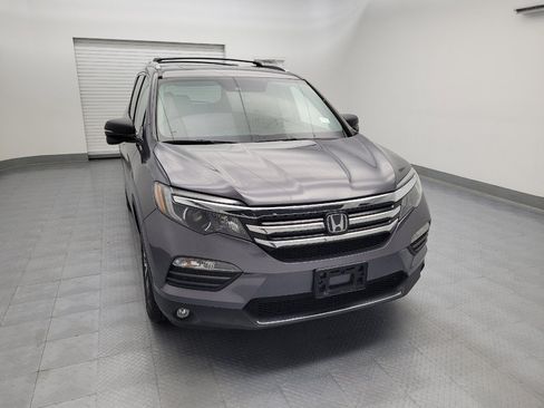 Used 2016 Honda Pilot Touring image 14