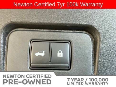 Used 2025 Nissan Rogue SV FWD image 19