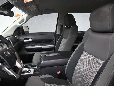 Used 2019 Toyota Tundra SR5 w/ SR5 Upgrade Package image 17