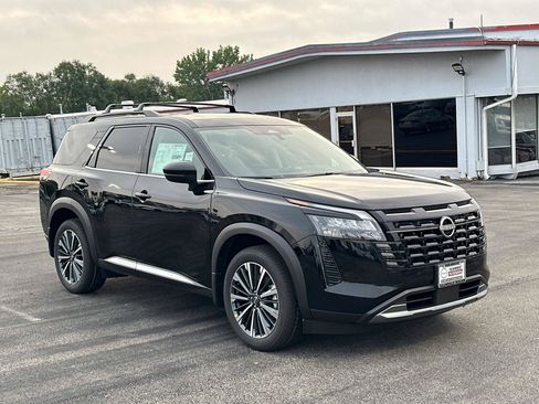 New 2026 Nissan Pathfinder Platinum AWD/4WD image 3