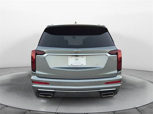 Used 2025 Cadillac XT6 Premium Luxury image 6