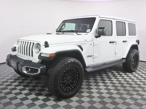 Used 2019 Jeep Wrangler Unlimited Sahara AWD/4WD image 2