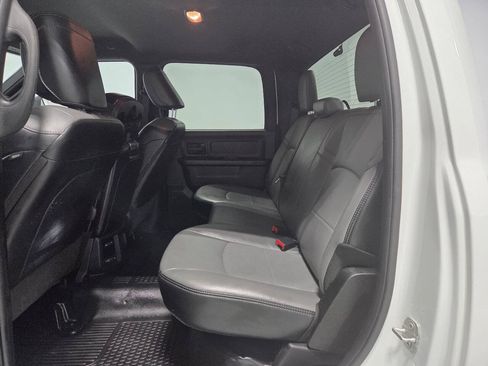 Used 2024 RAM 2500 Tradesman w/ Chrome Appearance Group AWD/4WD image 11