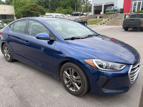 Used 2017 Hyundai Elantra SE FWD image 3