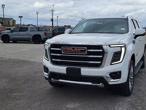 New 2026 GMC Yukon XL Elevation image 3