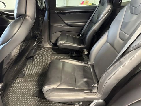 Used 2016 Tesla Model X 75D image 9