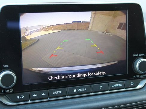 Used 2023 Nissan Rogue SV image 7