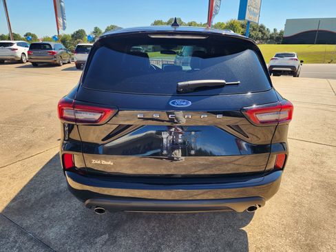 Used 2024 Ford Escape ST-Line image 5
