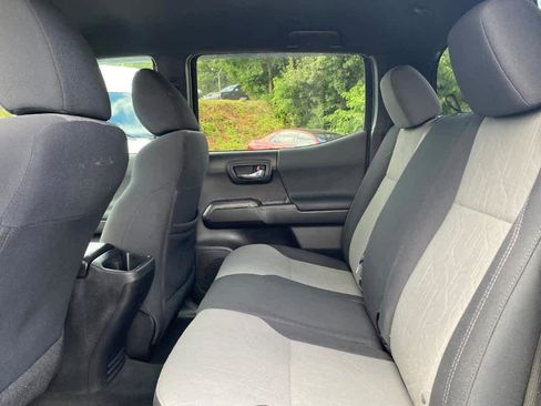 Used 2020 Toyota Tacoma TRD Sport w/ Technology Package image 23