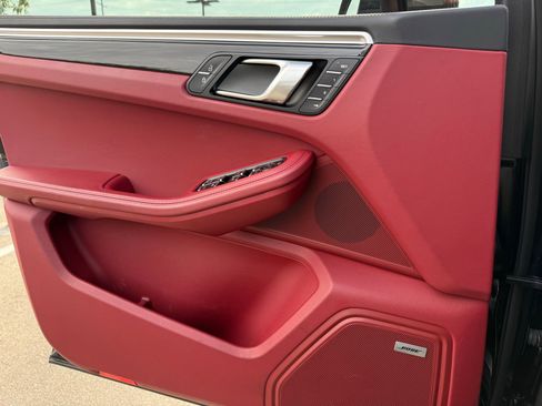 Certified 2022 Porsche Macan S image 25