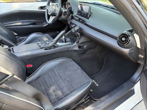 Used 2023 MAZDA MX-5 Miata Club w/ Brembo/BBS Recaro Package RWD image 31