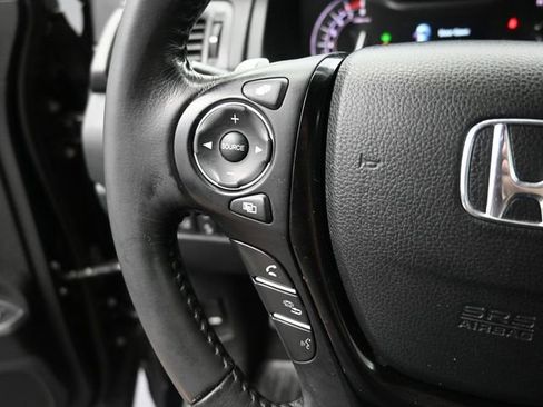 Used 2016 Honda Pilot Touring image 30