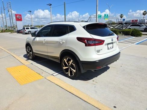 Used 2021 Nissan Rogue Sport SL w/ Premium Package image 6