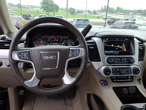 Used 2019 GMC Yukon SLT w/ Premium Edition AWD/4WD image 14