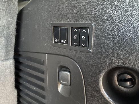 Used 2016 GMC Yukon Denali RWD image 36