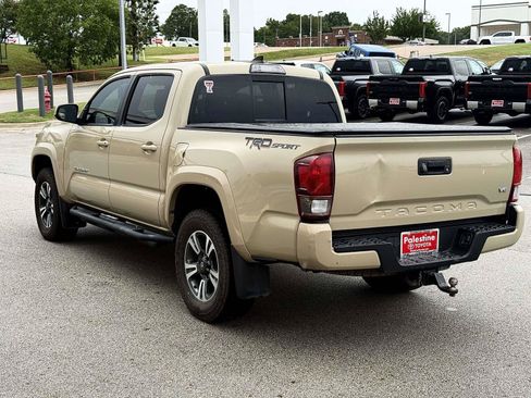 Used 2018 Toyota Tacoma TRD Sport RWD image 7