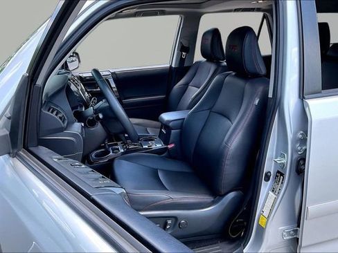 Used 2020 Toyota 4Runner TRD Off-Road Premium w/ Moonroof Package AWD/4WD image 15