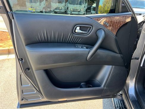 Used 2020 Nissan Armada SL w/ Premium Package image 10