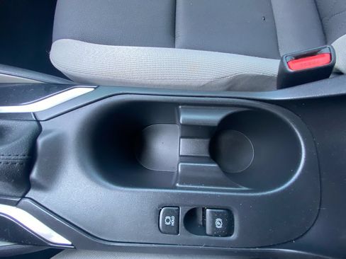 Used 2025 Toyota Corolla LE FWD image 22