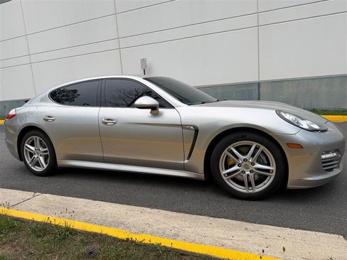 Used 2011 Porsche Panamera image 16