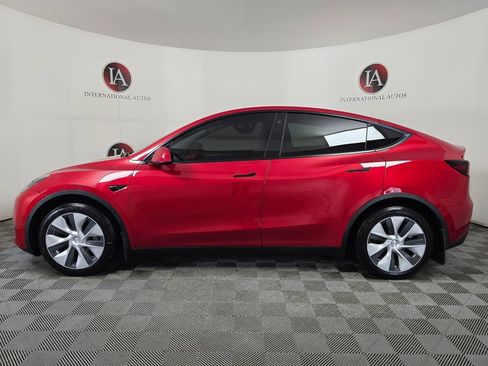 Used 2022 Tesla Model Y Long Range image 6