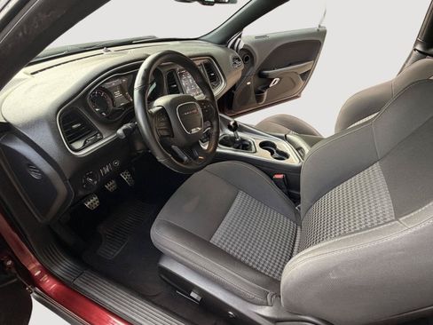 Used 2019 Dodge Challenger R/T RWD image 28
