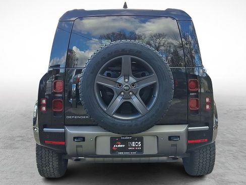 Used 2024 Land Rover Defender 90 X-Dynamic SE AWD/4WD image 5