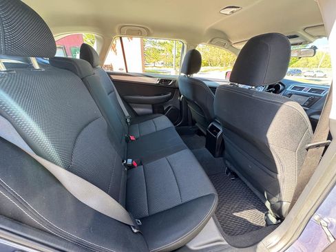 Used 2017 Subaru Outback 2.5i AWD/4WD image 11