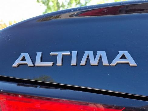Used 2024 Nissan Altima 2.5 S FWD image 30