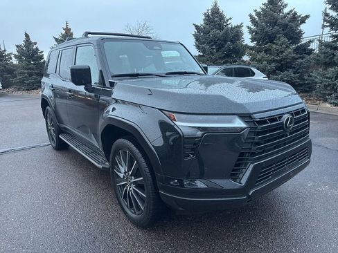 Used 2024 Lexus GX 550 w/ Accessory Package (2T) image 21