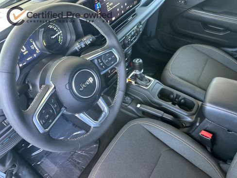Used 2025 Jeep Wrangler Unlimited Sahara w/ Safety Group AWD/4WD image 11