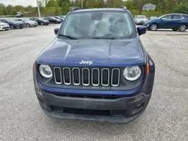 Used 2018 Jeep Renegade Latitude FWD image 4