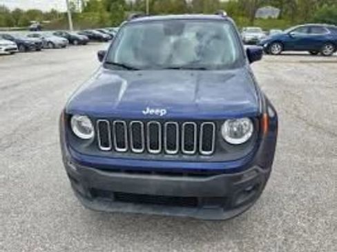 Used 2018 Jeep Renegade Latitude image 4