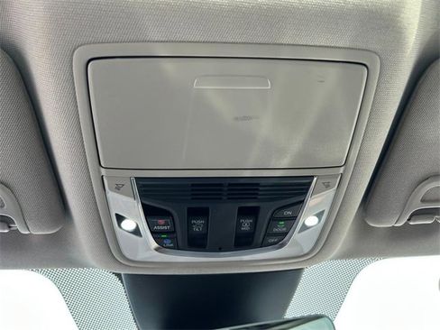 Used 2023 Acura MDX SH-AWD w/ Technology Package image 25