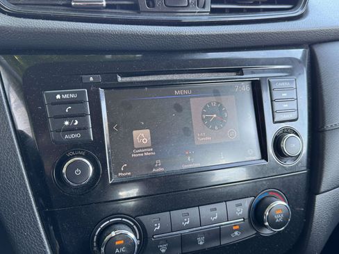 Used 2020 Nissan Rogue S FWD image 22