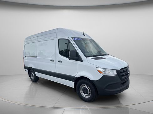 Certified 2025 Mercedes-Benz Sprinter 2500 image 6