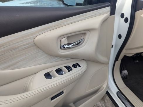 Used 2017 Nissan Murano Platinum image 10