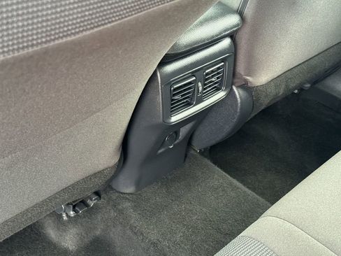 Used 2025 Toyota RAV4 LE AWD/4WD image 37