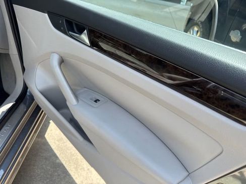 Used 2015 Volkswagen Passat TDI SEL Premium FWD image 15