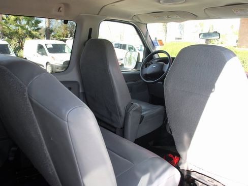 Used 2008 Ford E-350 and Econoline 350 XLT image 14