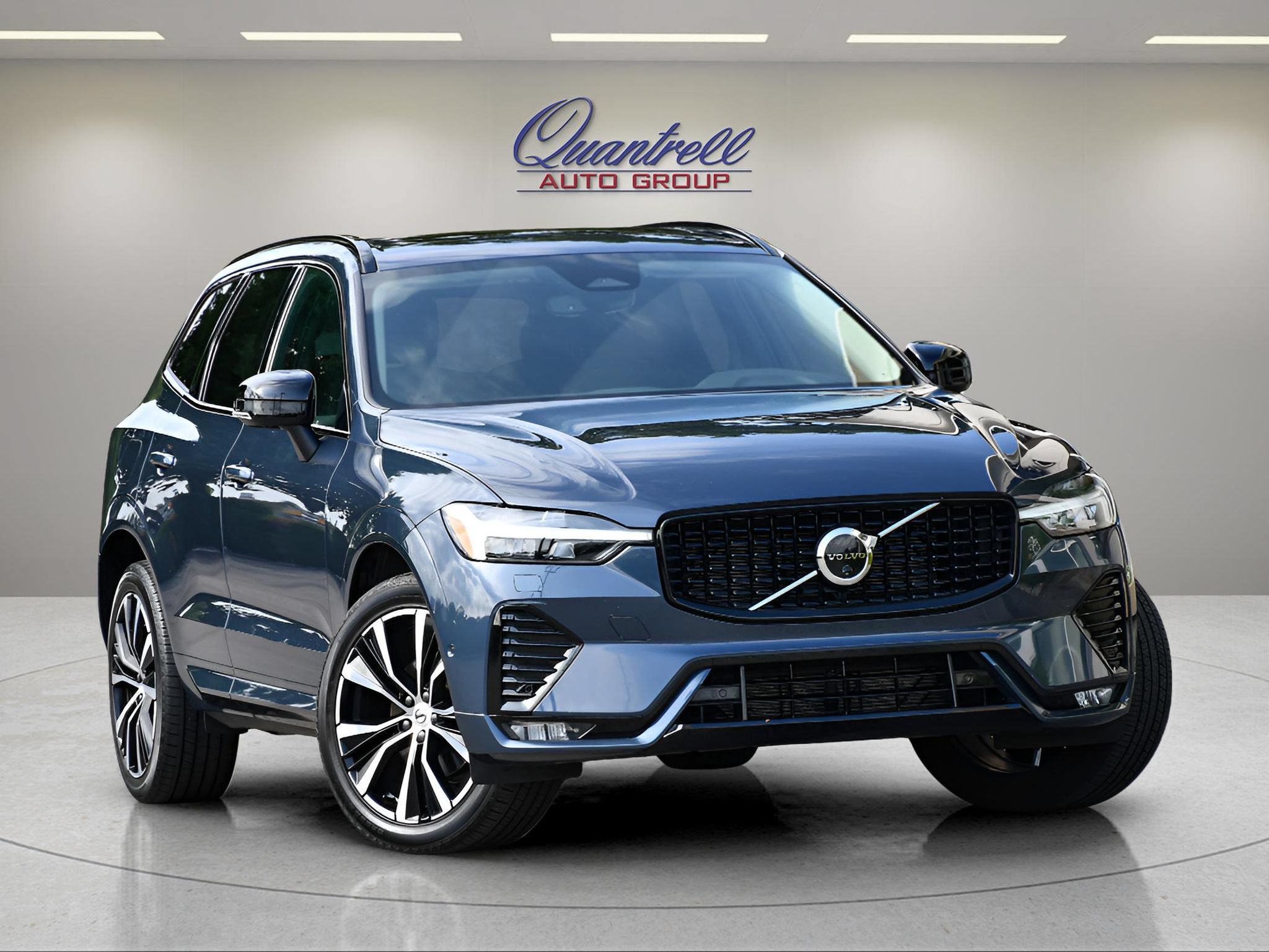 Certified 2024 Volvo XC60 B5 Plus w/ Climate Package AWD/4WD image 1
