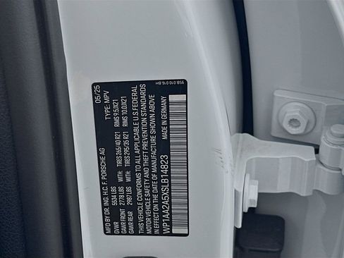 New 2025 Porsche Macan image 35