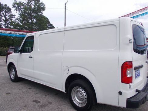 Used 2018 Nissan NV 2500 S w/ Rear Door Glass Package RWD image 16