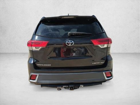 Used 2018 Toyota Highlander Limited Platinum AWD/4WD image 6
