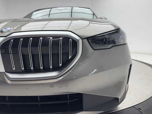 Used 2024 BMW 530i w/ Premium Package image 5