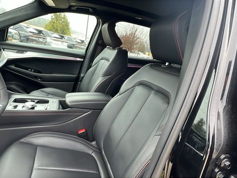 Used 2024 Jeep Wagoneer Launch Edition image 17